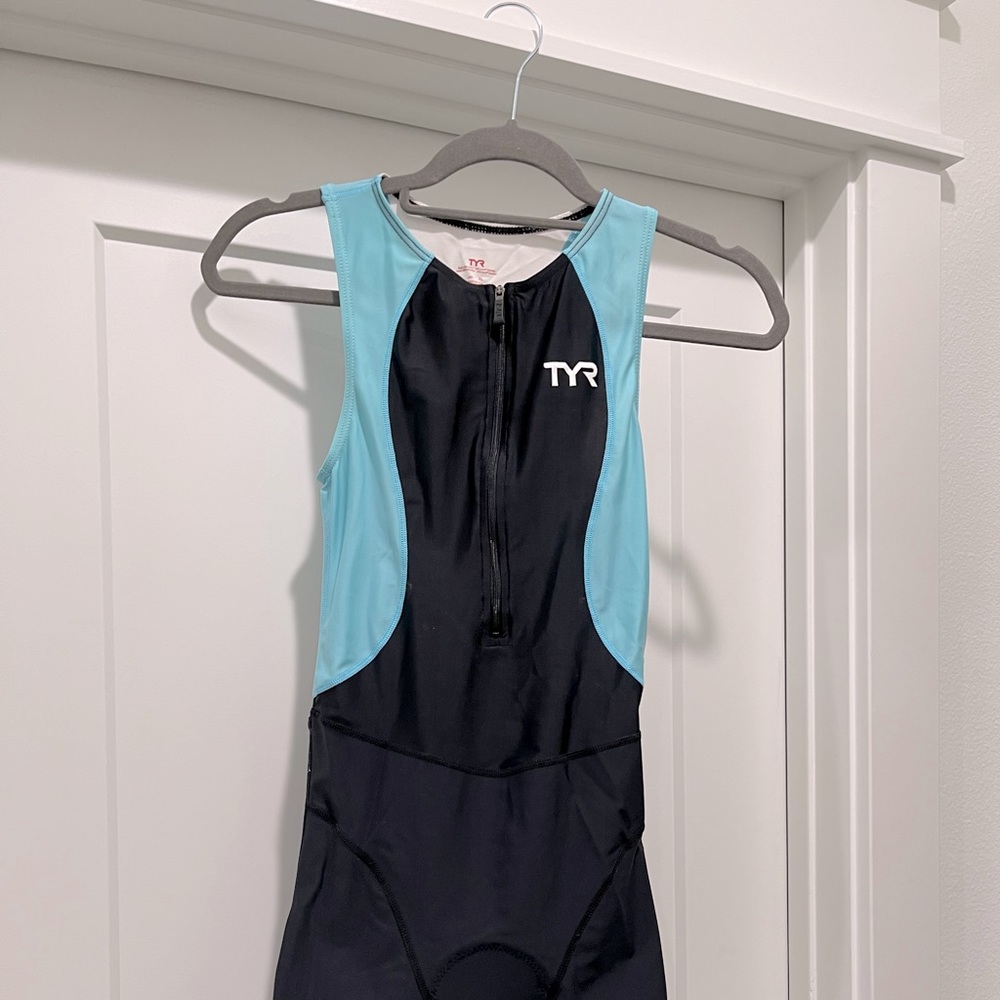 TYR Size XL Triathlon Suit Like New!